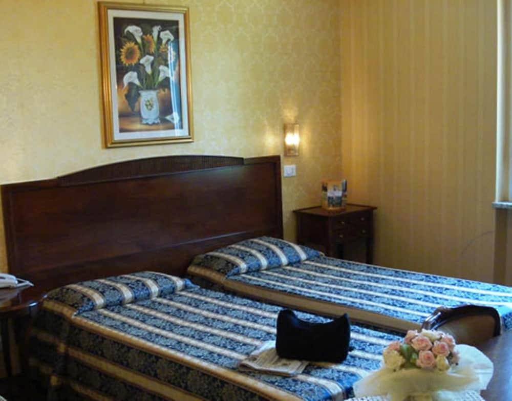 Hotel Villa Aricia Ariccia Luaran gambar